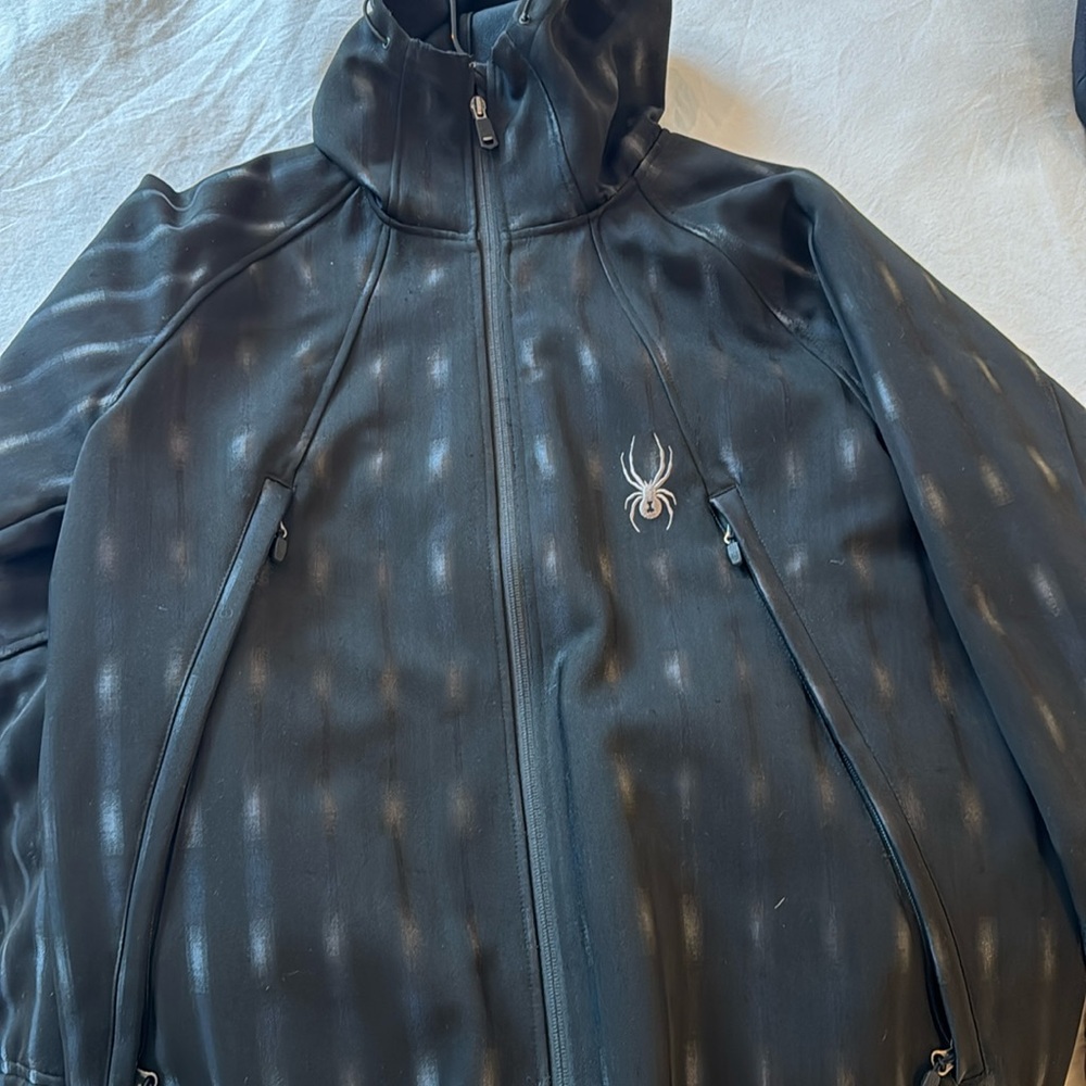 Spyder ski jacket. Black size large